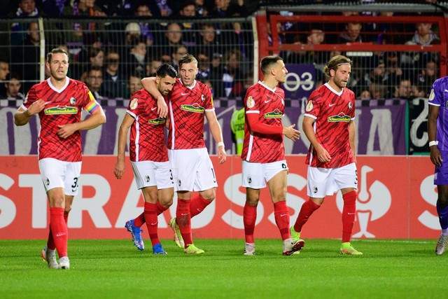 胡明轩15分广东胜宁波 王岚嵚17分同曦胜四川